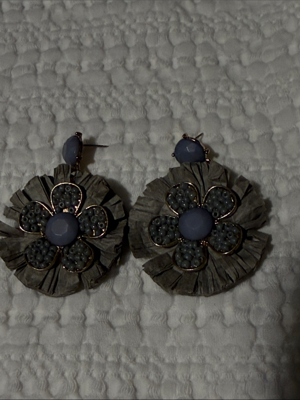 Stylish Gray Floral Drop Earrings - Women's Fashion Jewelry